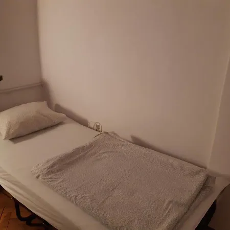Just Bed * Warschau